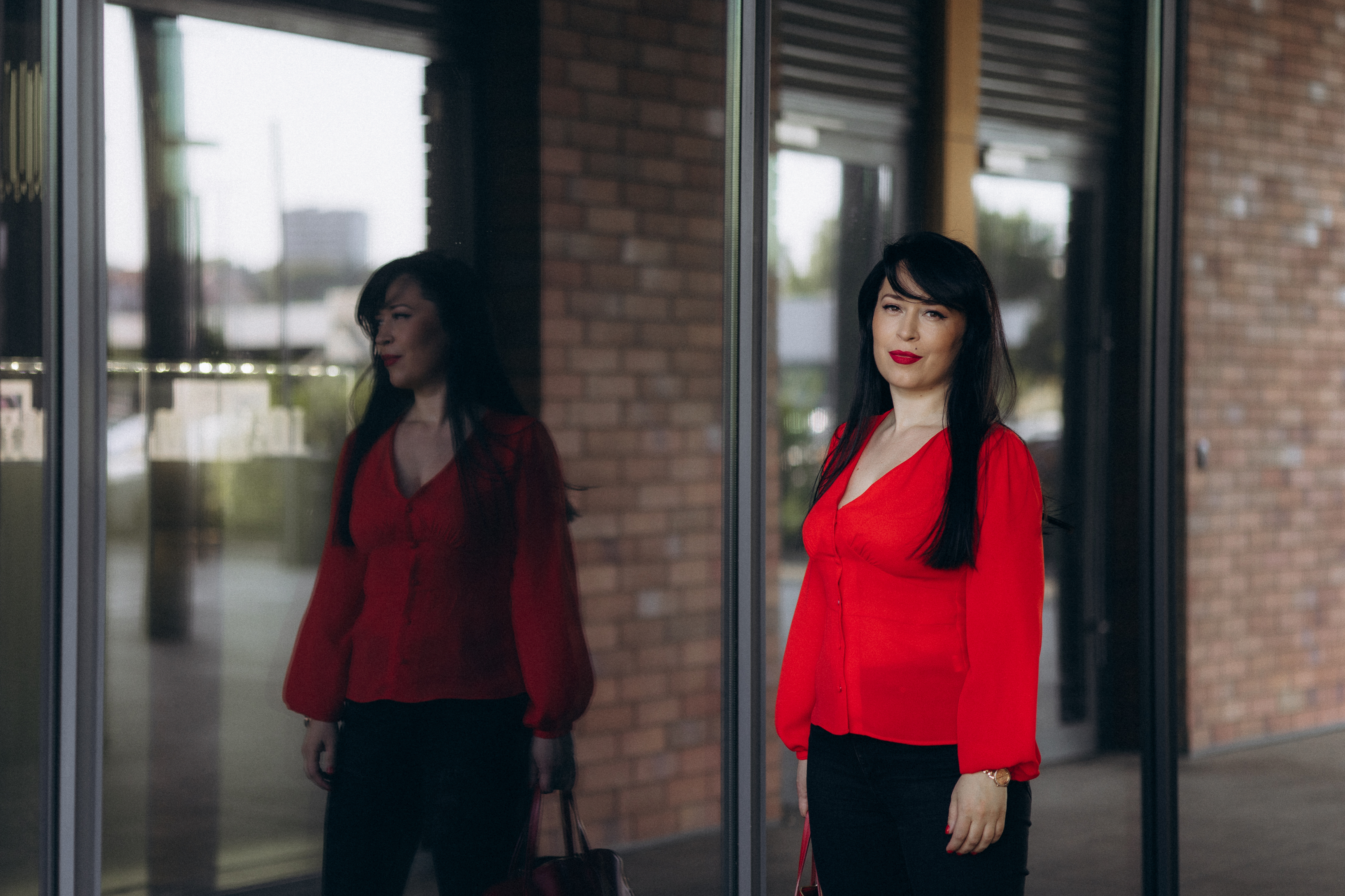 Portret Tatiana Grecu în cabinet